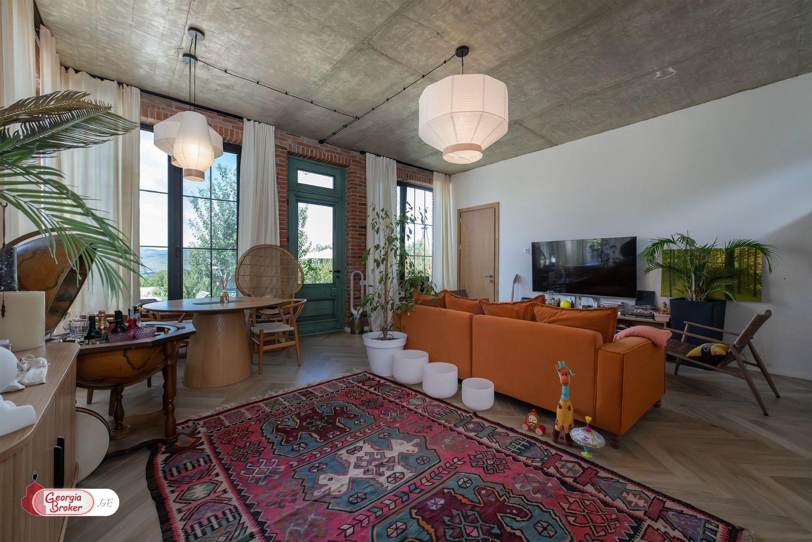 nearly repaired 8-room house for sale